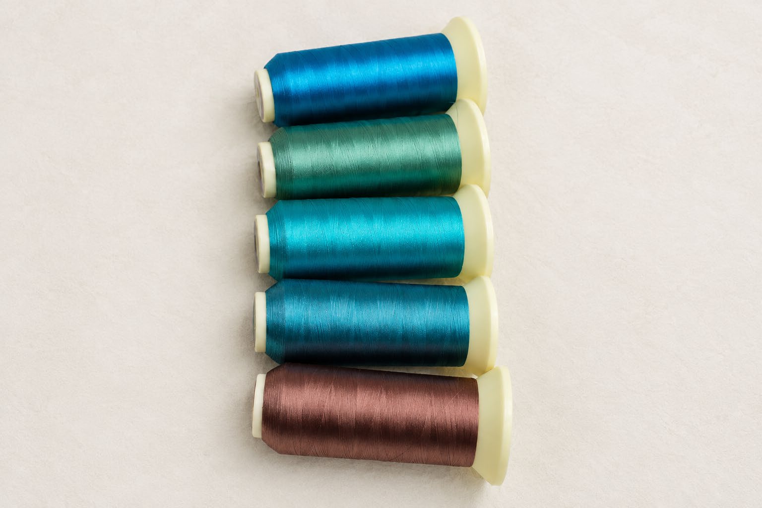 光沢ポリエステル刺繍糸